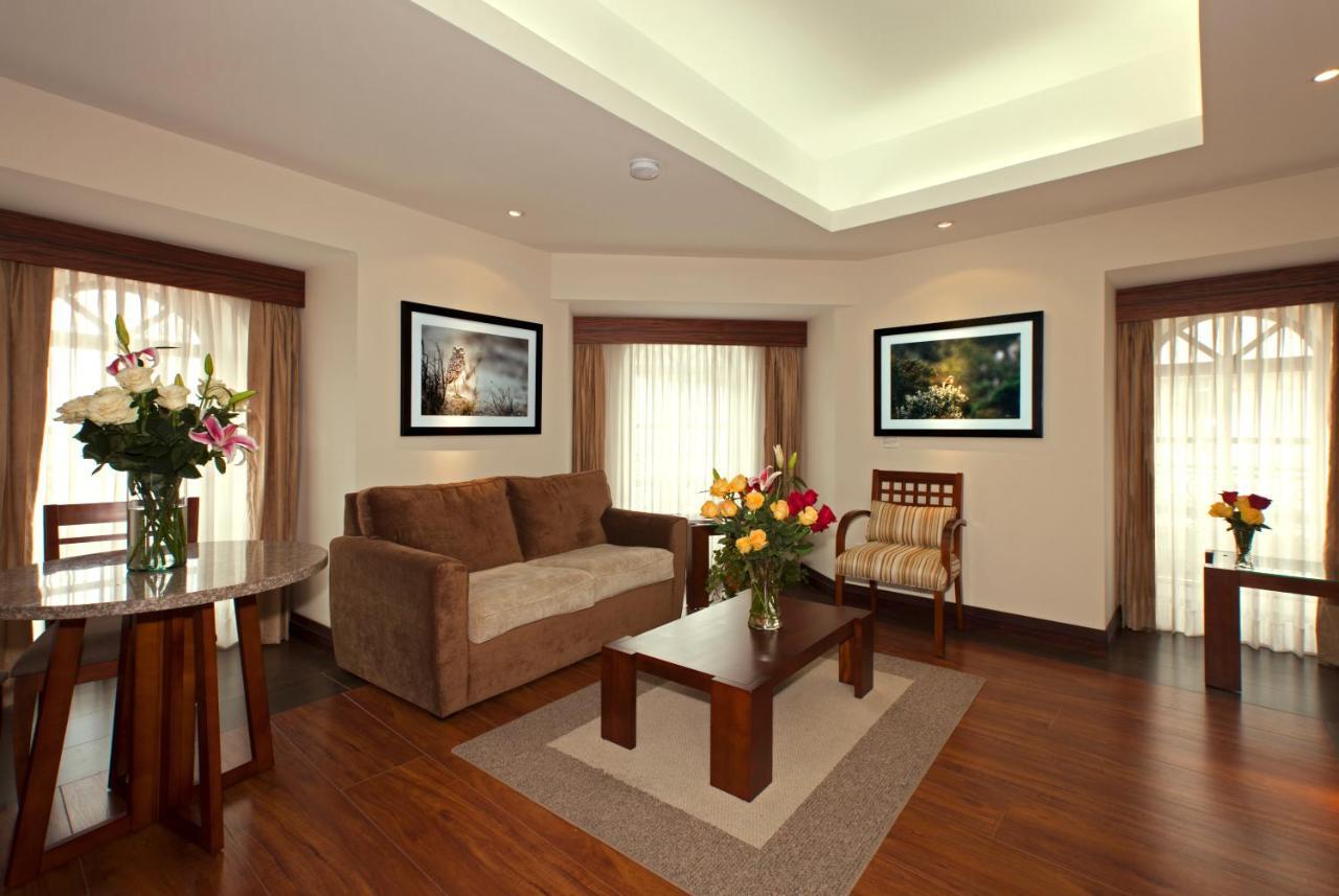 Parc Royale Suites Hotel Cuenca Luaran gambar