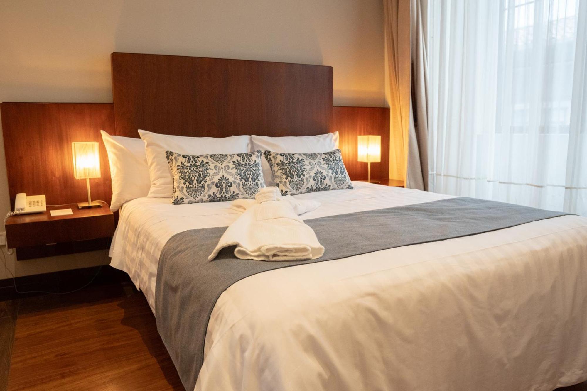 Parc Royale Suites Hotel Cuenca Luaran gambar