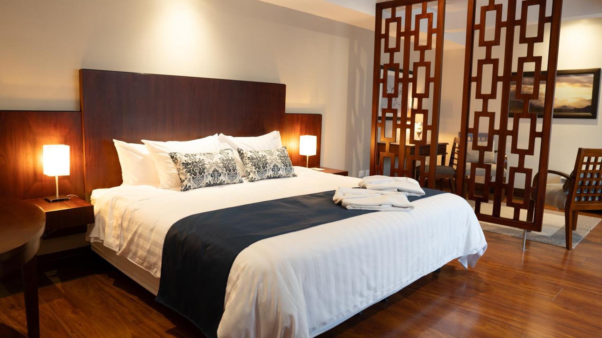 Parc Royale Suites Hotel Cuenca Luaran gambar